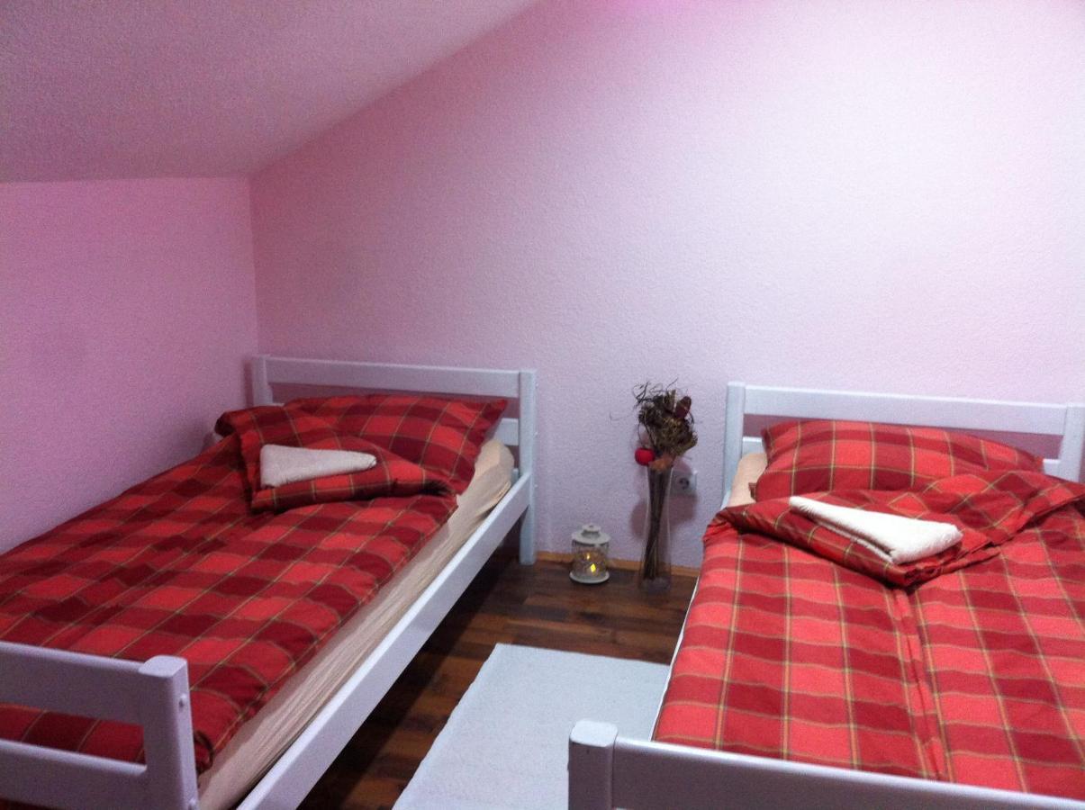 Pansion Zeyno SJJ Room photo