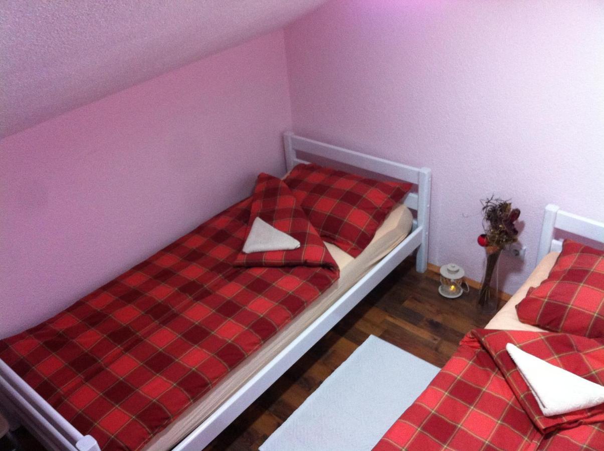 Pansion Zeyno SJJ Room photo