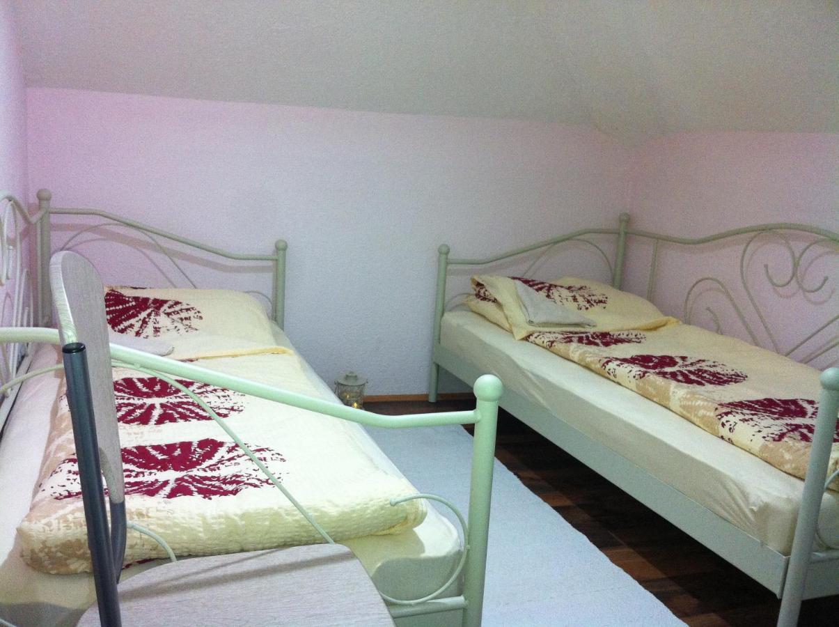 Pansion Zeyno SJJ Room photo